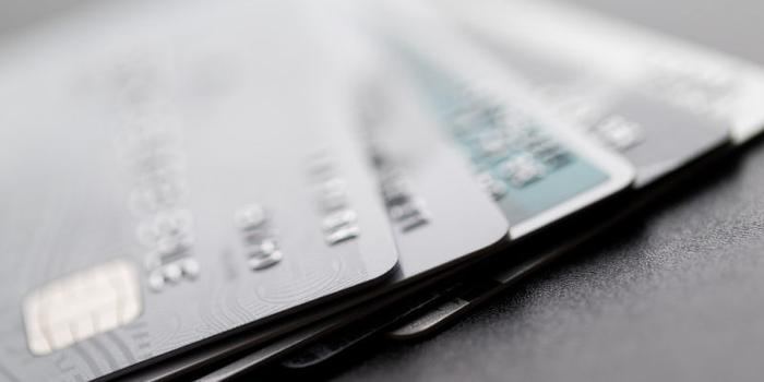 导航页放不下了，厉害🇨🇳卡部分放这里 • 重量排行榜  • 合并信报 • 部分高端卡权益对比 • 连通AE信用卡更新进度 (合集) • 连通AE借记卡卡更新进度 • 连通AE信用卡大全 - 经典系列 • 万事网联卡更新进度 • 万事网联卡合集 • 万事网联借记卡合集  • 返现卡 • 自定义卡面  • 外币借记卡 • 一元购 • 动账提醒 • 旅行通卡 • 数字人民币 • 断卡行动 • 一证查号 • 一键查卡 • 一键解绑 • 银联借记卡境外取现发卡行手续费表 • Revolut CN • 外卡用户在大陆支付方式总结浦发：  AE白(温暖), 超白中行：高端卡准入, 冬奥双标, 冰雪卡, 卓隽, 借记卡, 37300工行： 奋斗卡, 超惠真金, 3136 招行： 连通AE, 经典白, 钻石, 百夫长农行： 精粹白建行： 大山白, 缝合怪交行： 白麒麟, 优逸白, 世界之极 广发： 鼎级, 尊旅, Safari中信： Huawei Card民生： 精英白, 88VIP, 百夫长光大： 孝心白, 中青旅邮储： 鼎致白, EMS🔗相关： 信报/账单/还款独立的银行✔️@DocOfCard / 银行账户卡合集